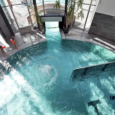 In Koenigsleiten Near Bus, Pool Шале *