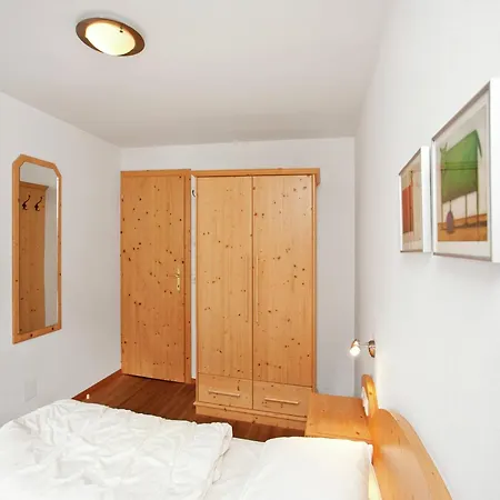 For 10 People With Access To The Swimming Pool