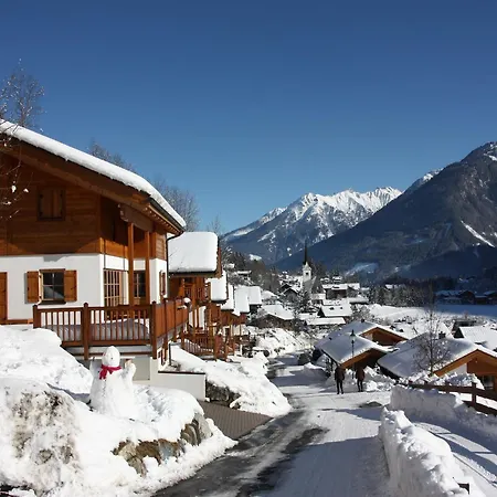 In Koenigsleiten Near Bus, Pool * Вальд (Пинцгау)