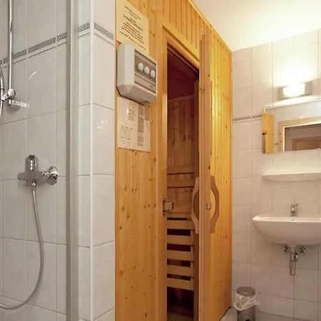 In Koenigsleiten Near Bus, Pool Шале