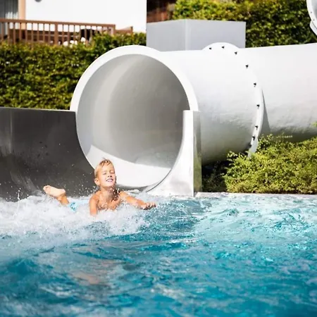 別荘 For 10 People With Access To The Swimming Pool