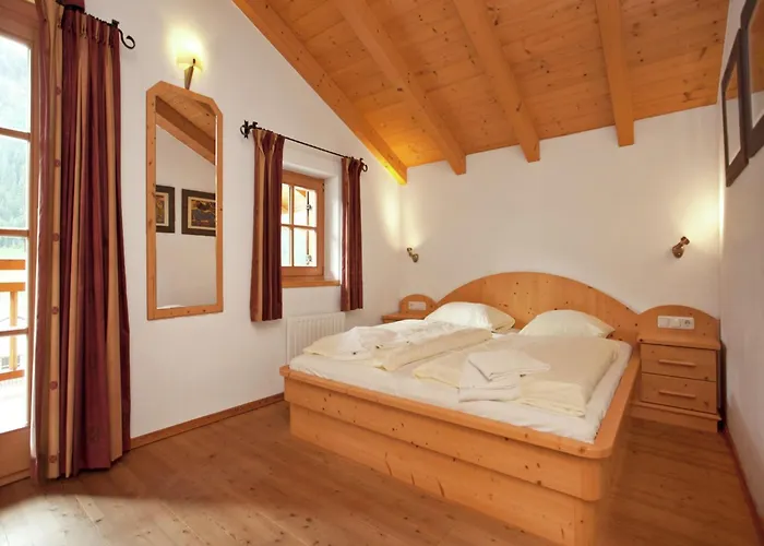 In Koenigsleiten Near Bus, Pool * Wald im Pinzgau