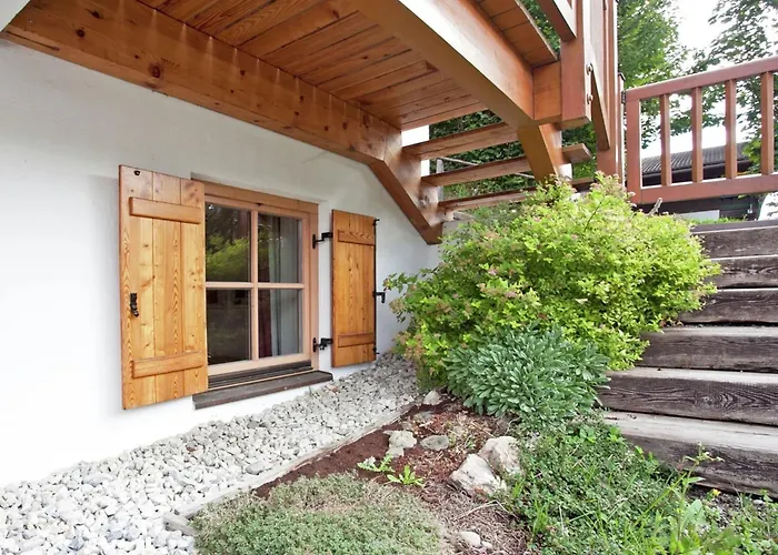 In Koenigsleiten Near Bus, Pool Dağ evi *